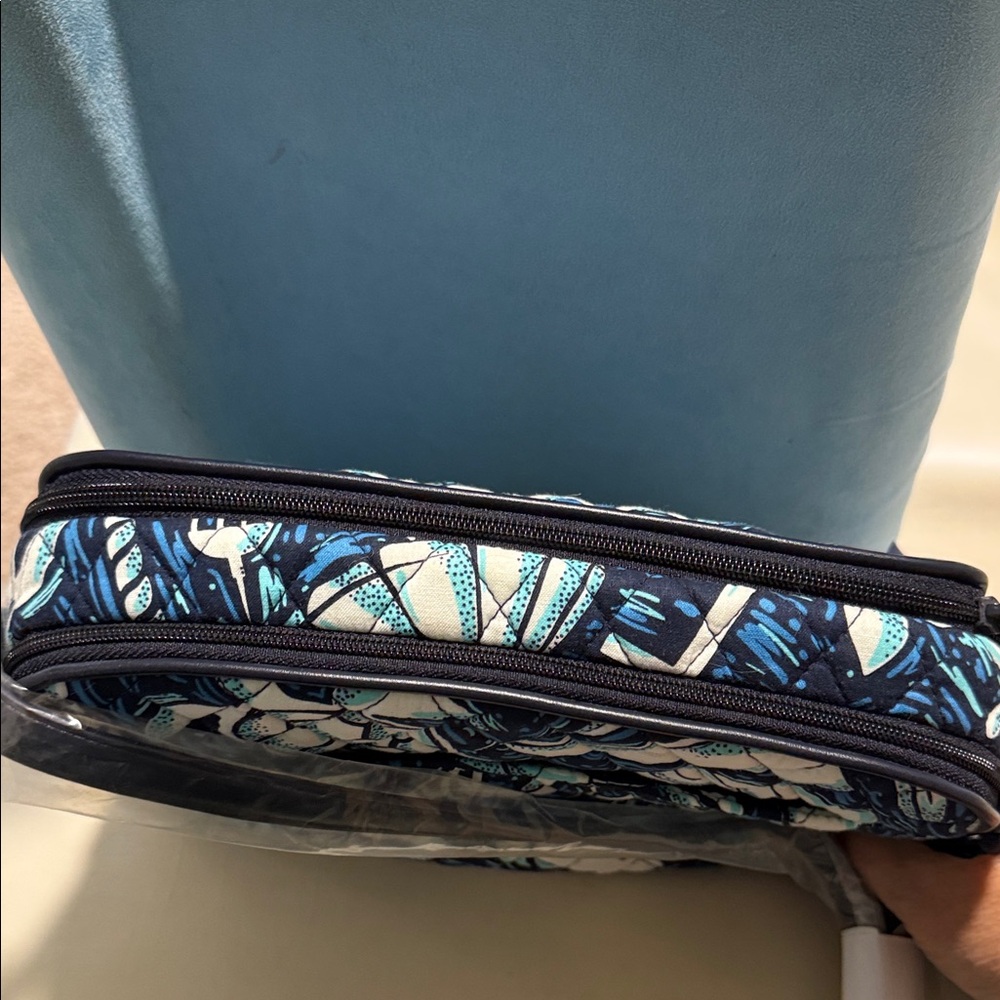 Vera Bradley Shore Enough crossbody Quilted Bag - Picture 4 of 5